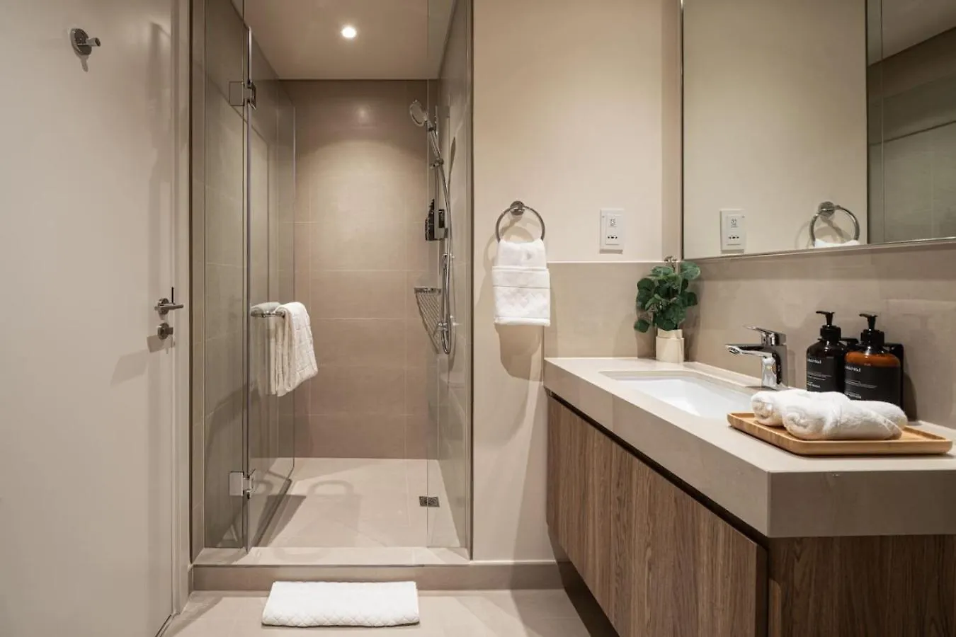 Seraya Residence 9 - 4Bdr - Skyline And Burj View - 3 Balconies Dubai
