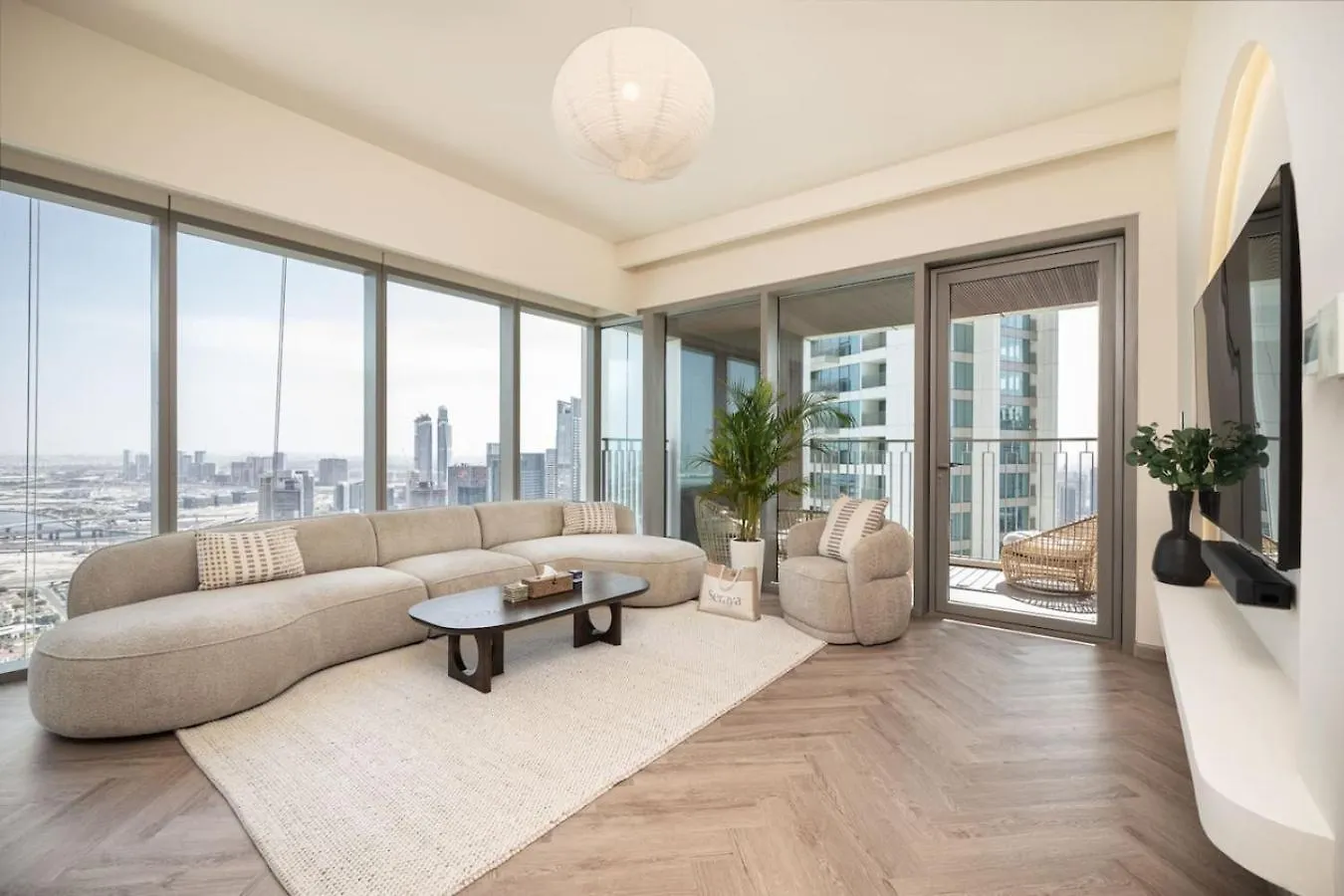 Seraya Residence 9 - 4Bdr - Skyline And Burj View - 3 Balconies Dubai Apartment